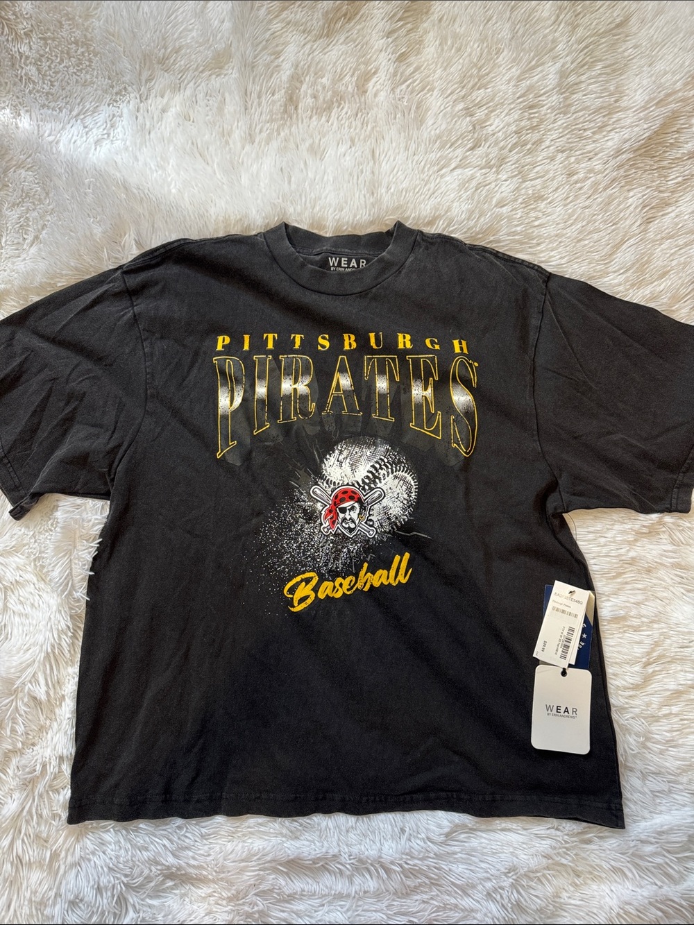 Pittsburgh Pirates Baseball Tee Size Medium NWT